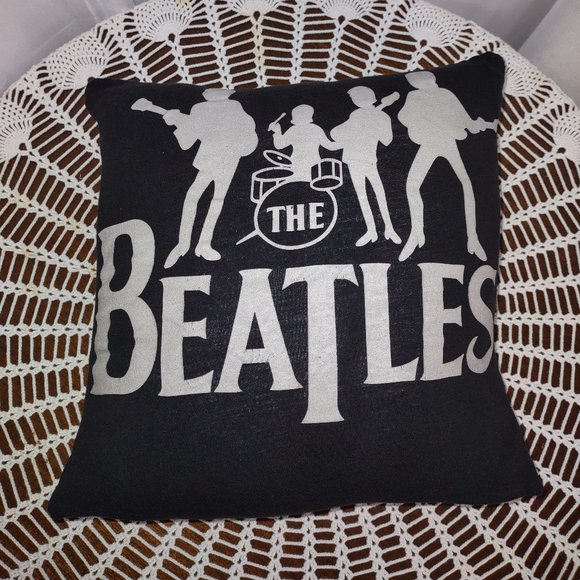 Rag Frog Revival  Throw pillow cover Up-cycled from a T-shirt size 12"x12" - Picture 1 of 4